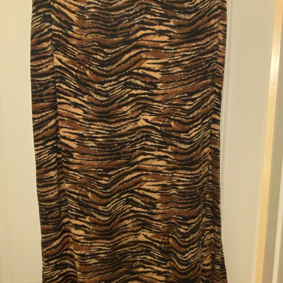 Tiger printed skirt - Picture 5 of 6